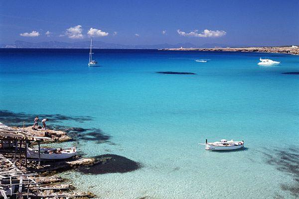 Formentera auténtica, casetas varadero y llauts - Cala-Saona