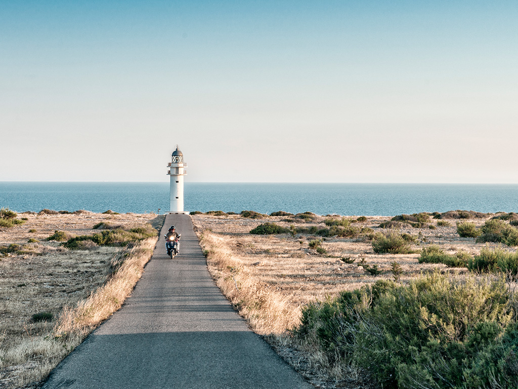 5 consejos para alquilar tu moto en Formentera